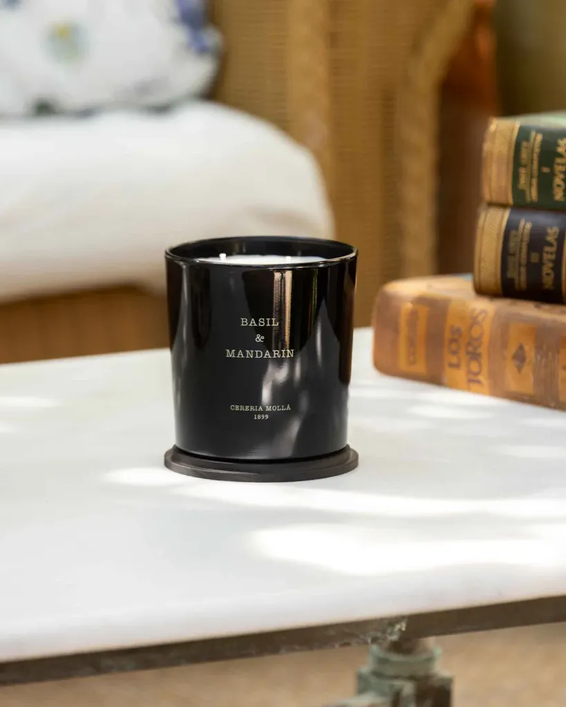 vela-basil-mandarin-xl-ambiente.webp