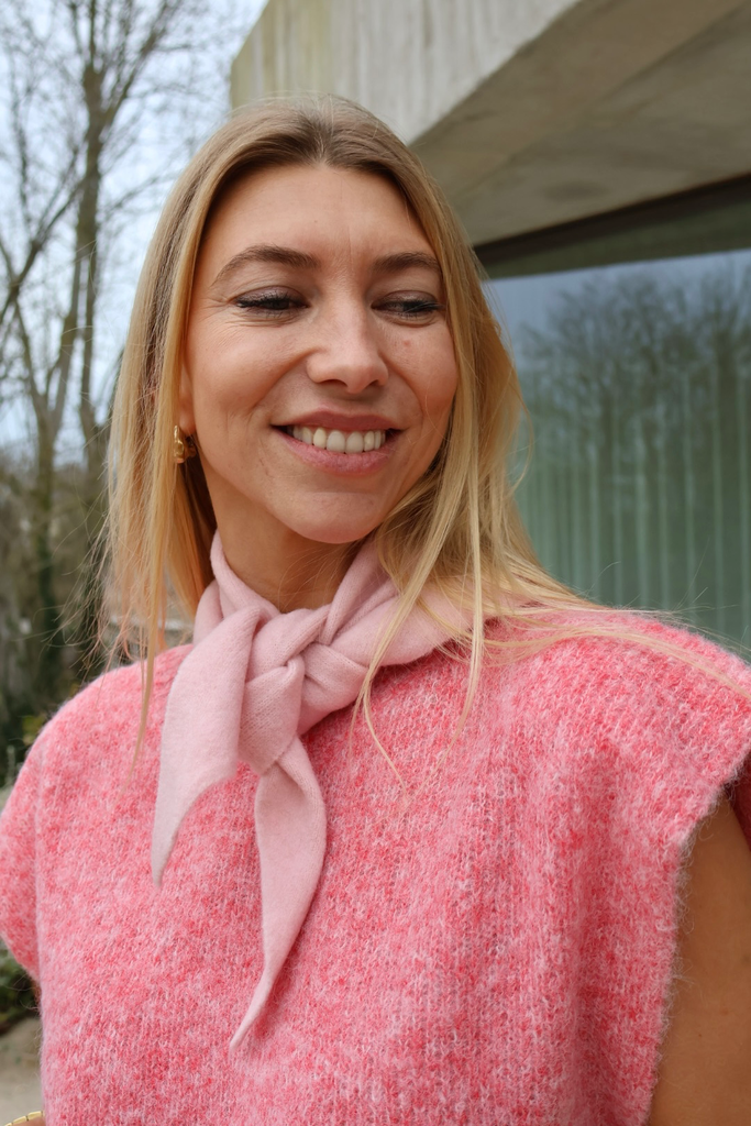 Triangle Scarf Pink